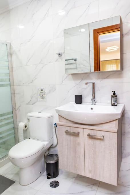 Studio Apartment With All Amenities In Kolonaki Athen Eksteriør billede